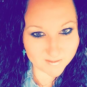 Meet your Posher, Caryn